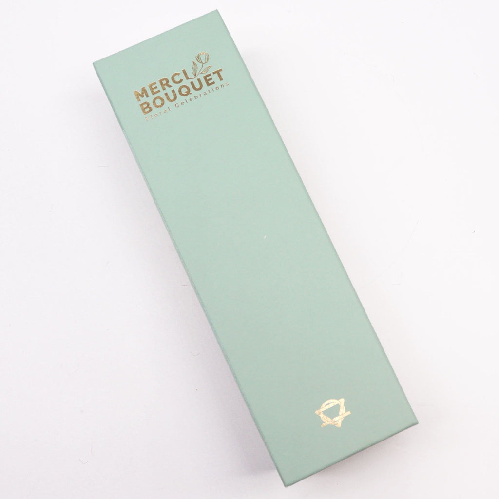 Pure Elegance — White & Ivory Soap Flower Box3