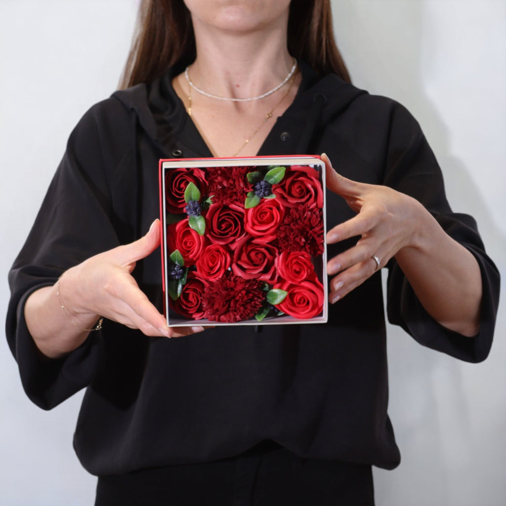 Classic Red — Luxury Soap Flower Gift Box